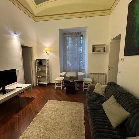 Appartamento Cozy Near Colosseum Roma